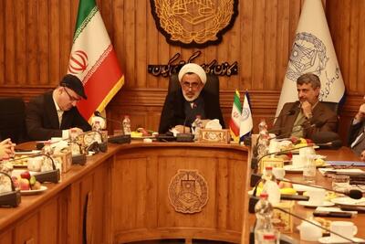  وکلا و حقوقدان نباید نسبت به نقض حقوق بشر که دشمنان مرتکب می‌شوند بی‌تفاوت باشند