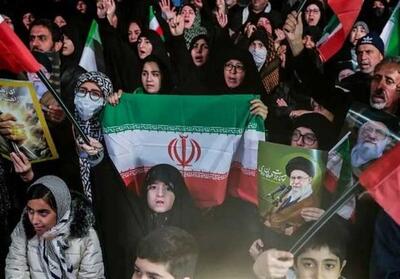  موج69 حماسه خیابان در شهرکرد و اقامه نماز استغاثه به امام زمان   فیلم - تسنیم