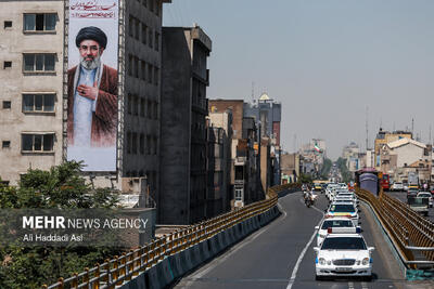  رژه خودرویی تاکسیرانان تهران برای بیعت با رهبر انقلاب