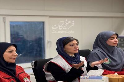  پردیس احمدی خادم افتخاری حرم رضوی شد