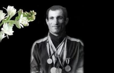  مراسم بزرگداشت زنده یادعبدالله موحد برگزار شد