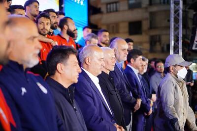  بدرقه پرشور ملی‌پوشان در میدان انقلاب/ پیراهن تیم‌ملی در جام جهانی ۲۰۲۶ رونمایی شد