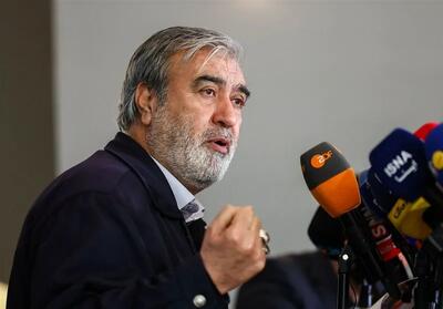  عزیزی: امنیت دشمنان را در هر کجای جهان سلب می‌کنیم