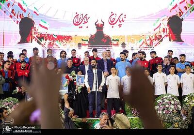  عکس و ویدیو| رونمایی از پیراهن تیم ملی در جام جهانی