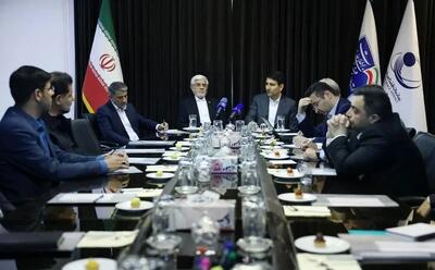  عارف: دولت از بازگشت نخبگان حمایت می‌کند/ حکمرانی مبتنی بر علم و فناوری، راهبرد جدید کشور است/ دشمنان با علم و دانش ایران مشکل دارند