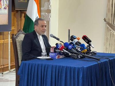  شانسی دیگر به دیپلماسی می‌دهیم اما مقابل تحریم و تجاوز مقاومت می‌کنیم