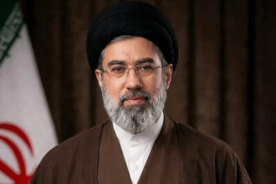  رهبر معظم انقلاب: زبان فارسی از بزرگترین ظرفیت‌ها برای ترویج فرهنگ و تمدن غنی ایران است