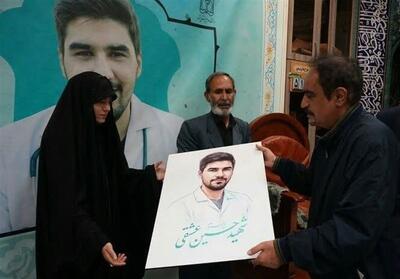  اربعین پرستار شهید حسین عشقی در  تجمع شبانه کادر سلامت مشهد - تسنیم