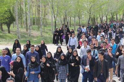  از هر ۱۰ بیکار، ۴ نفر مدرک دانشگاهی دارند