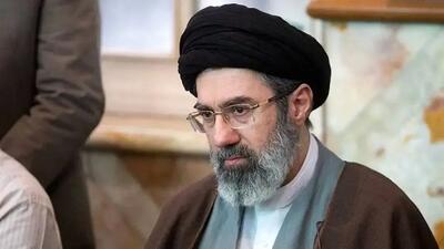  آیت الله مجتبی خامنه‌ای: حرفی نزنید که باعث تضعیف دولت و تیم مذاکره شود