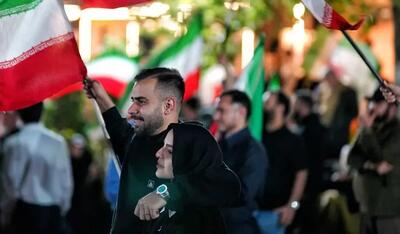  عروسی در خیابانهای کشور + ویدئوی ماشین جنگی که برای عروسی صورتی شد