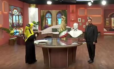  رونمایی از ماکت مجسمه رهبر شهید در صداوسیما