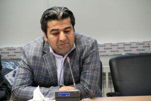  زخم لاستیک خودرو بر پای کارگر به جای بوسیدن دستان پینه بسته!