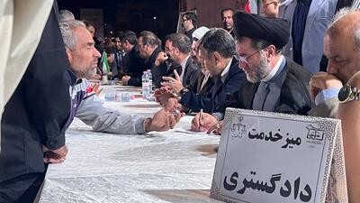  رئیس کل دادگستری فارس: حضور حماسی مردم در میدان، دین بزرگی بر عهده مسئولان نهاده است/ رسیدگی به درخواست های حقوقی و قضایی ۱۱۲ شهروند در میز خدمت