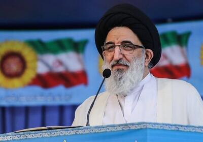  امام جمعه کرج: در صورت حمله مجدد نظامی، آتش جنگ فرامنطقه‌ای می‌شود/ شرکت نکردن در تجمعات شبانه ترک فعلی است که باید در محضر خدا نسبت به آن پاسخگو بود