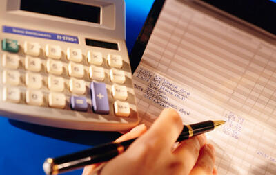  بدهی دولت و شرکت‌های دولتی خواب خوش کاهش را باطل کرد | زنگ خطر انفجار پنهان در اقتصاد امروز | ۲۲ درصد تولید ناخالص داخلی زیر سایه بحران خزنده یا آرامش قبل از طوفان؟