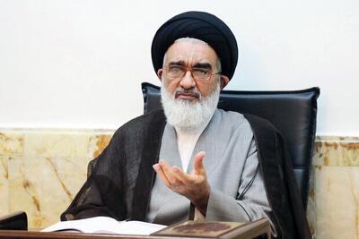   امام جمعه قم: در تجمع‌های شبانه از هرگونه شعار تفرقه‌انگیز و اقدام‌هایی که باعث تضعیف ارکان نظام می‌شود، به‌شدت پرهیز شود