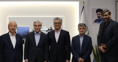  برگزاری نشست صمیمی هیأت‌مدیره شرکت ملی انفورماتیک با سید محمدحسین عادلی