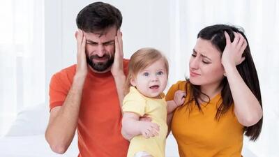  ۷ نشانه والدین هلیکوپتری که آینده کودک را تهدید می‌کنند