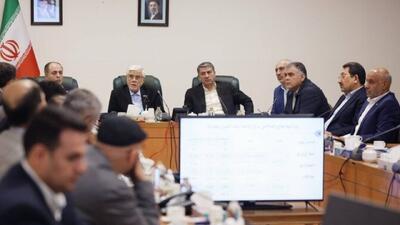  عارف: هیچ مسئولی حق اظهارنظر شخصی درباره موضوع بنزین را ندارد