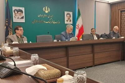 نقش هنر در بحران‌ها و افزایش تاب‌آوری جامعه در شورای هنر بررسی شد/ تأکید بر استفاده درمانی از هنر برای سلامت روان