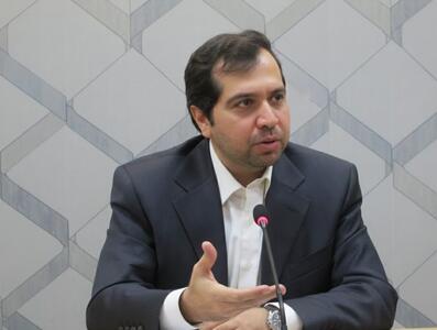  دکتر حسین امامی در گفتگو با شفقنا: قطع اینترنت در پساجنگ یعنی قطع نفس روابط عمومی / اعتماد با مشارکت ساخته می‌شود نه بیانیه نوشتن