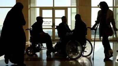  سقوط کیفیت زندگی معلولان نخاعی؛ گرانی ۳۰۰ درصدی لوازم بهداشتی/ استفاده از وسایل غیراستاندارد مثل پارچه‌و کهنه/ «فاصله بین پانسمان‌ها را بیشتر می‌کنم»