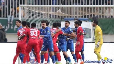  حمله تند روزنامه اصولگرا به استقلال و پرسپولیس