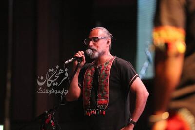  چند قاب از نوازندگی محسن شریفیان برای امدادگران هلال احمر