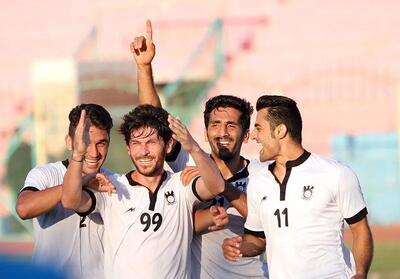  آقای گل اسبق لیگ برتر: نرفتن به پرسپولیس بزرگترین اشتباهم بود/ از فوتبال زده شده‌ام!