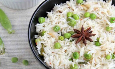  طرز تهیه زیره پلو با نخودفرنگی؛ پلویی خوش‌عطر و متفاوت