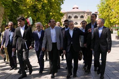  تسنیم به نقل از منبع نزدیک به تیم مذاکراتی: متن تفاهم نامه با آمریکا نهایی نشده/ ایران تا این لحظه به پاکستان نهایی شدن متن را اعلام نکرده