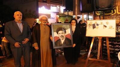  فروش تابلوی نقاشی تمثال رهبر معظم انقلاب در قم برای کمک به جبهه مقاومت