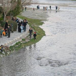  زاینده‌رود جاری می‌شود