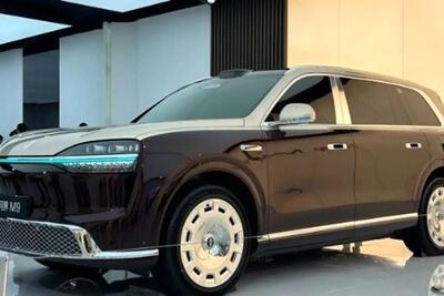  اخبار فوری بازار خودروهای لوکس | HIMA M۹ با قیمت ۷۰ هزار دلار و ۸۹۰ اسببخار قدرت رونمایی شد + جدول / رقیب سرسخت بی‌ام‌و X۷ و مرسدس GLS در چین | شتاب صفر تا صد ۳.۹۹ ثانیه، رادار ۶ لینداری و کابین ۶ نفره
