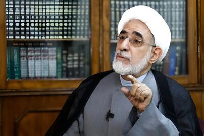  نباید مقابل سنگ اندازی کوتاه آمد