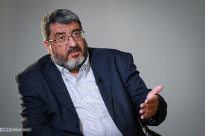  فواد ایزدی: مقامات جمهوری اسلامی نباید به ترامپ کمک کنند/ بعضی معتقدند باید با ونس مذاکره کنیم، چون اساساً مرض مذاکره  دارند