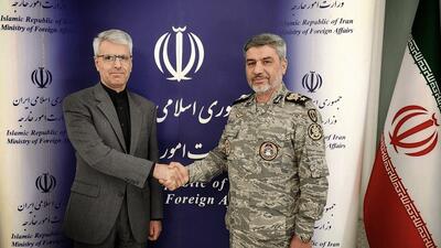  سخنگوی وزارت خارجه: میدان و دیپلماسی دوشادوش هم آماده برای هر وضعیتی / سخنگوی ارتش: امروز دیپلماسی و میدان نزدیک‌تر و هماهنگ‌تر از هر زمانی در مسیر تحقق منافع و عزت ملی کشور می‌کوشند