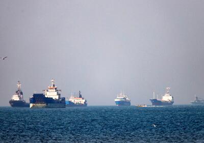  آمریکا یک کشتی مرتبط با ایران را در خلیج عمان متوقف کرد