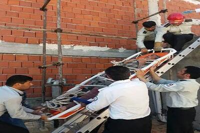  مصدومیت کارگر ۲۰ساله در کرمانشاه بر اثر سقوط از ارتفاع سه متری