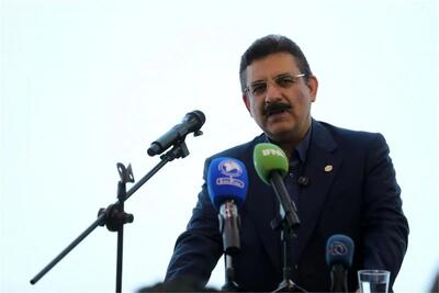  واحدهای تولیدی و خدماتی بنیاد مستضعفان در ایام جنگ یک روز هم تعطیل نشد