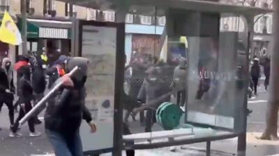  وحشت در پاریس؛ درگیری مهیب مردم و پلیس!
