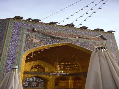  نصب کتیبه‌های ولادت امام هادی(ع) در حرم مطهر رضوی