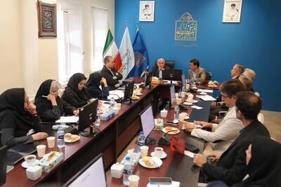  جوانان را کنار اساتید قرار دهید