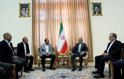  دیدار پزشکیان با فرمانده ارتش پاکستان/ عاصم منیر با چه پیامی به تهران آمد؟