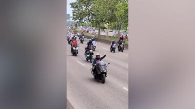  اسکورت اتوبوس پاریسی ها توسط بیش از هزار هوادار