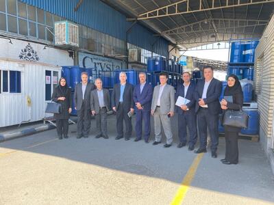  بازدید مدیران بانک سرمایه از کارخانه خورشید فناوران نفیس