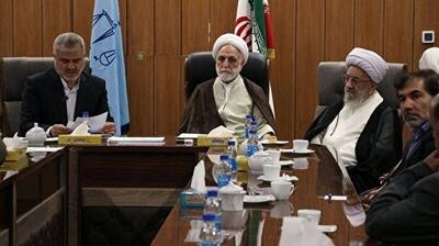  دشمن با همه سازوبرگش در برابر ما زانو زد/ دشمن در سودای آن بود که از دل جنگ تحمیلی، اغتشاش، قحطی و آوارگی بیرون بزند
