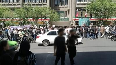  تجمع دانش‌آموزان در اعتراض به تاثیر قطعی معدل در کنکور