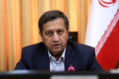  همتی: بانک‌ها همزمان با کنترل نقدینگی بر تأمین مالی تولید متمرکز شوند